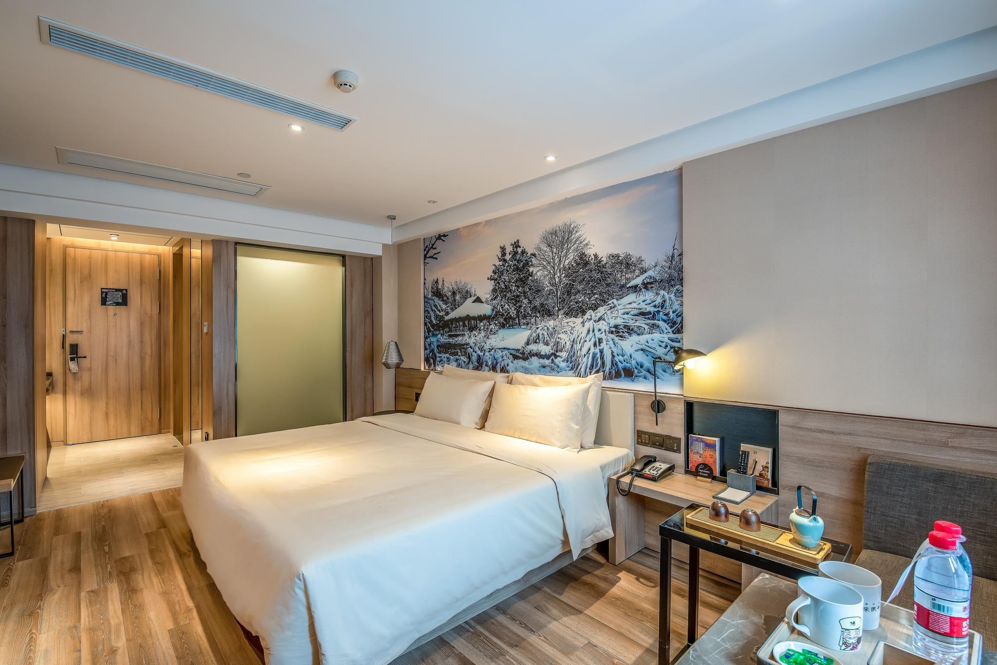 Elegant, King Bed