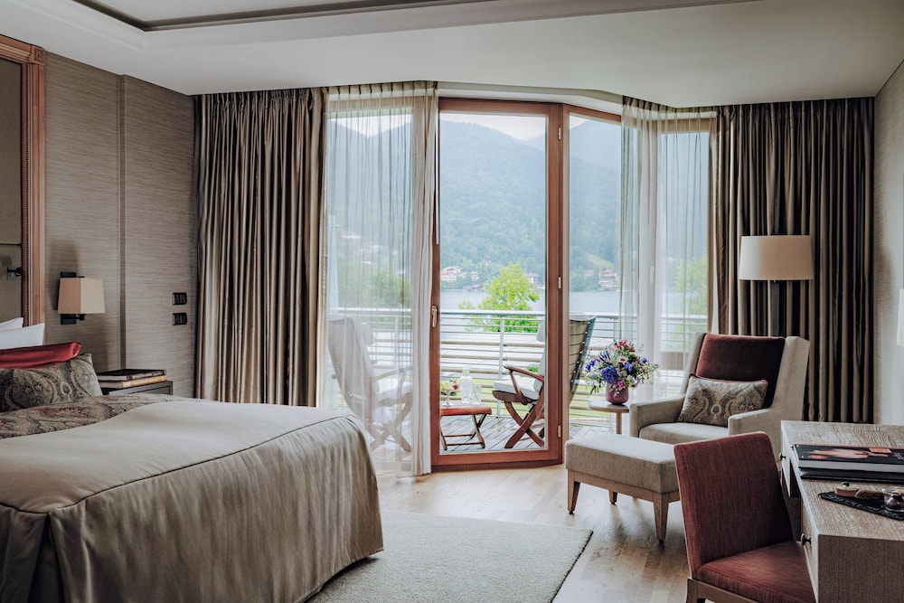 Elegant, Nature, Deluxe, King Bed, Lake View