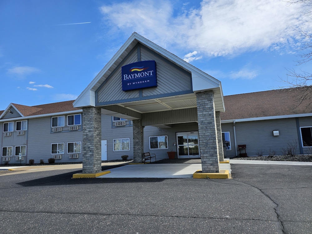 Baymont By Wyndham Baldwin 51/52