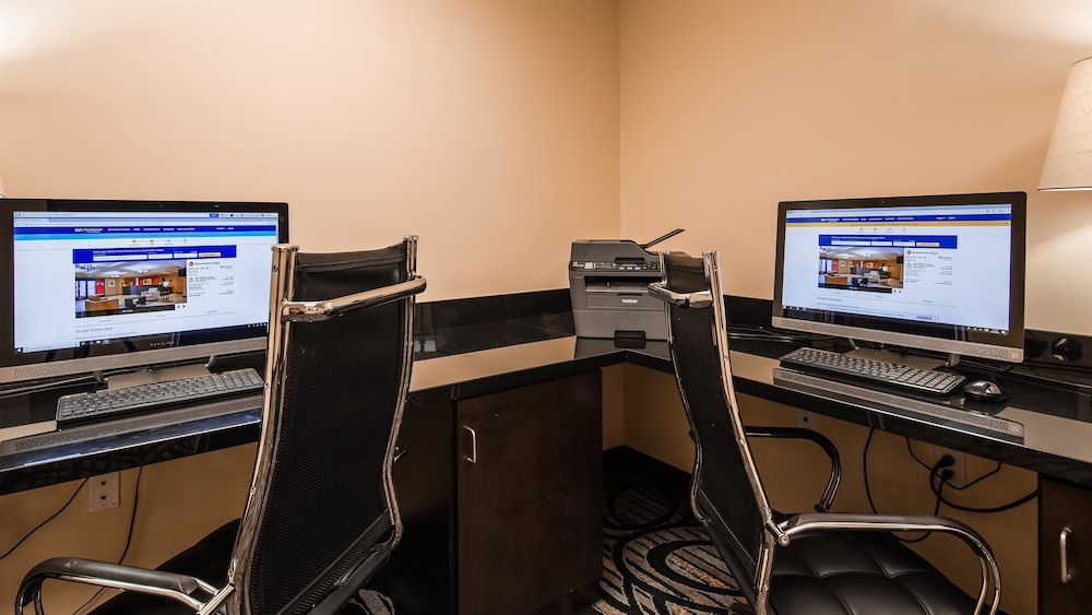 Best Western Plus Airport Inn Suites Salt Lake City 22/24