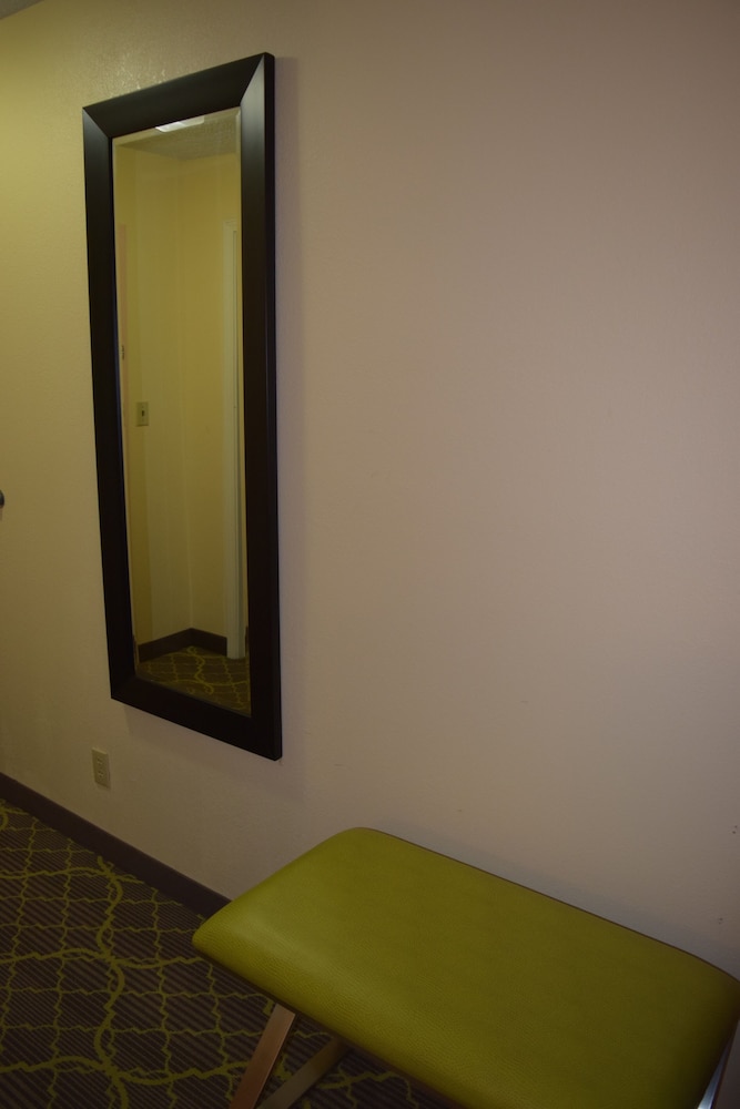 Best Western West Hills Inn Chadron 18/33
