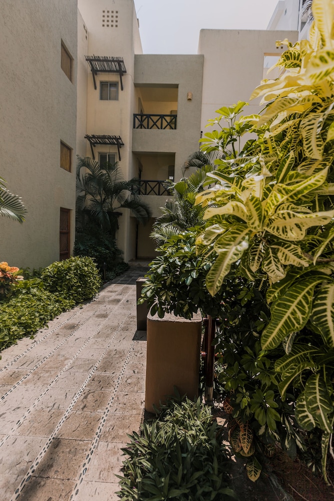 Torrenza Boutique Resort 41/48