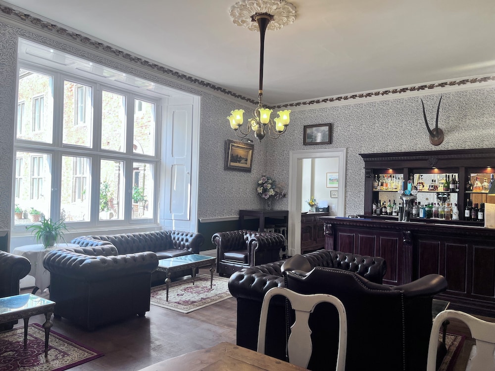 Grafton Manor 18/42