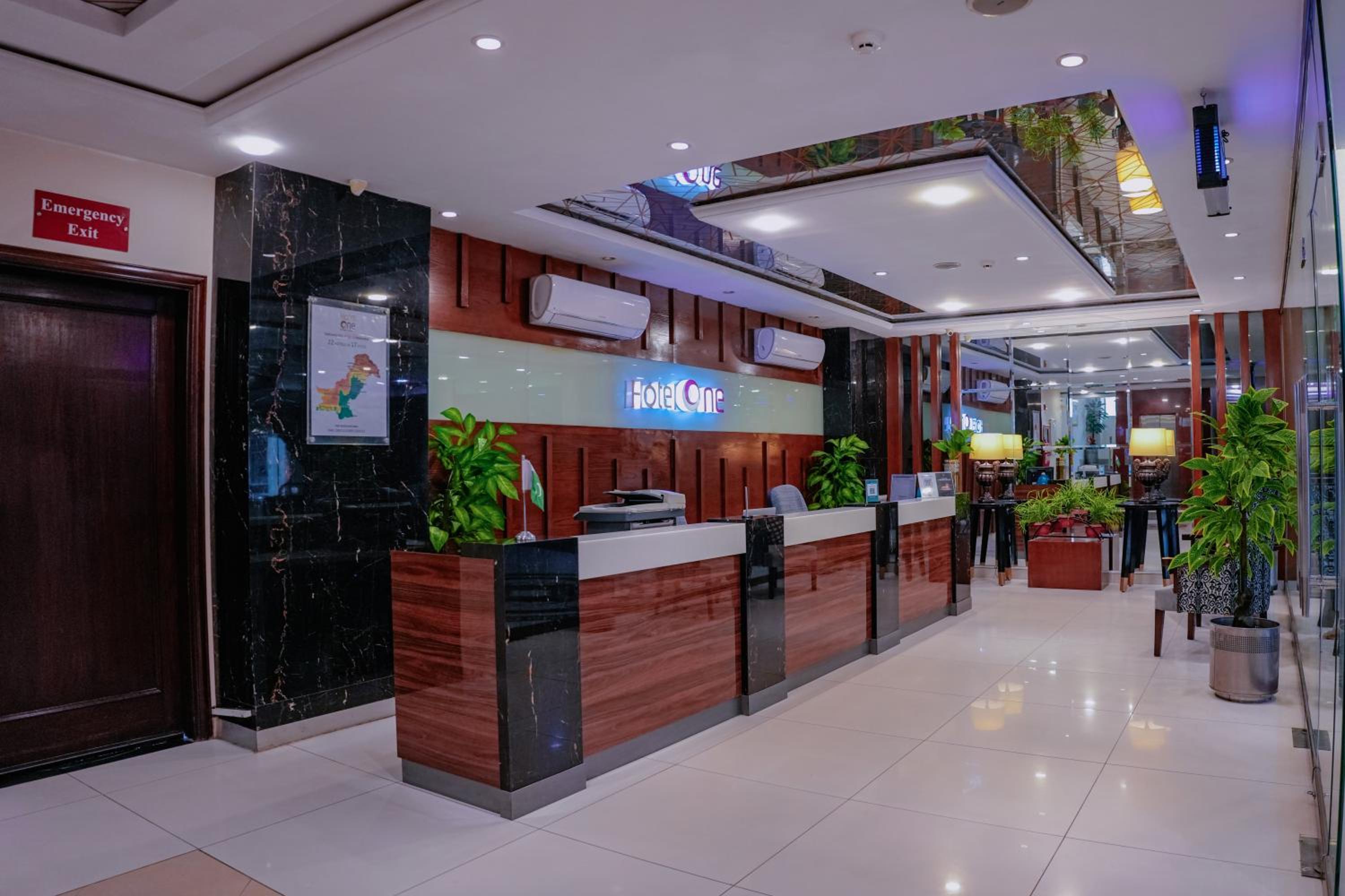 Hotel One Club Road Rahimyar Khan 7/22