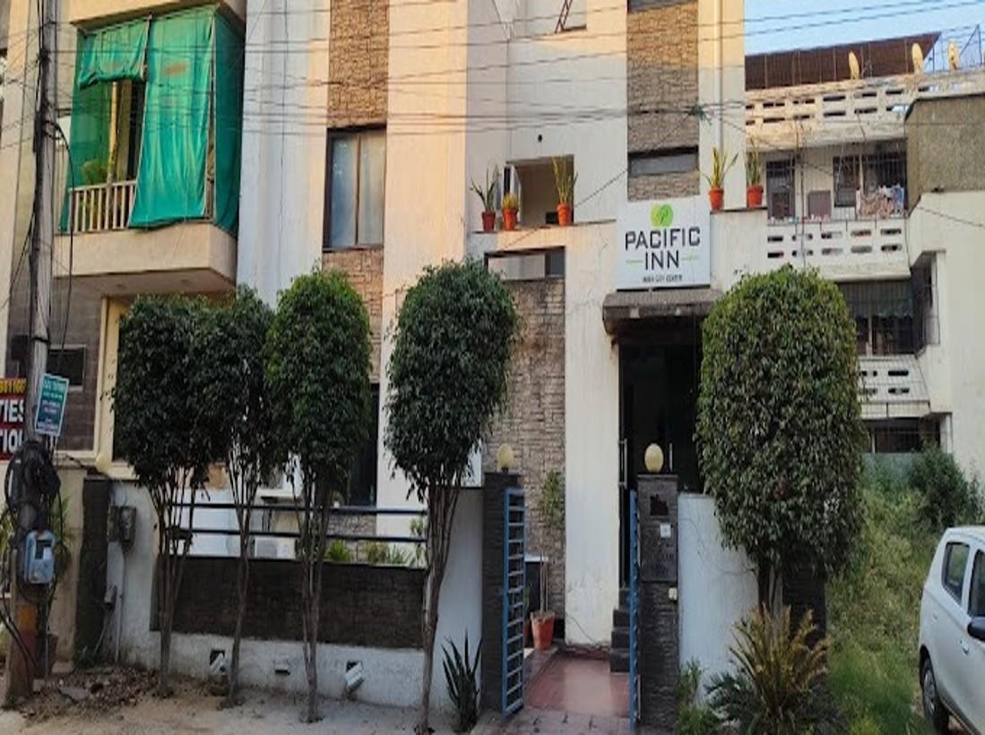 Pacific Inn Huda City Centre Sec 41 2/30