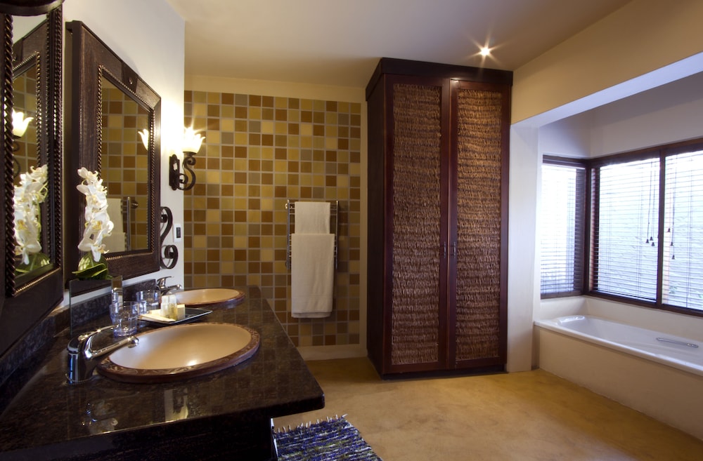Thaba Eco Hotel 45/47