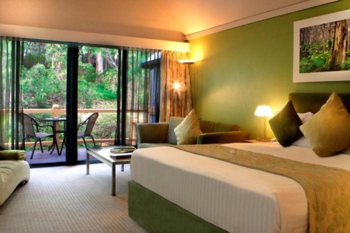 Spa, Superior, Suite