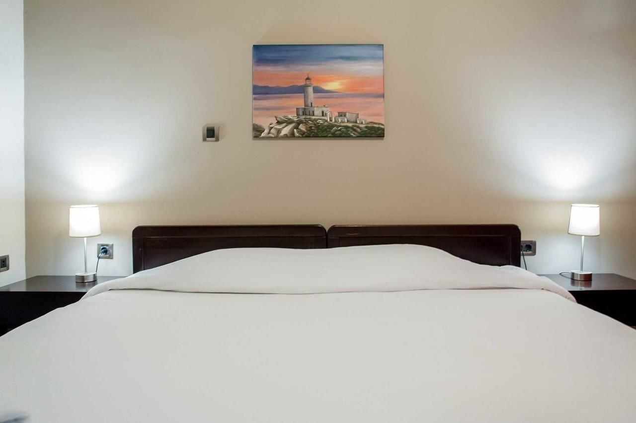 ROOM, DOUBLE OR TWIN BED, CITY VIEW