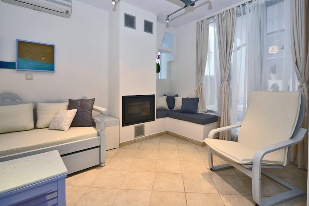 Santa Katerina Studios &amp; Apartments 24/50