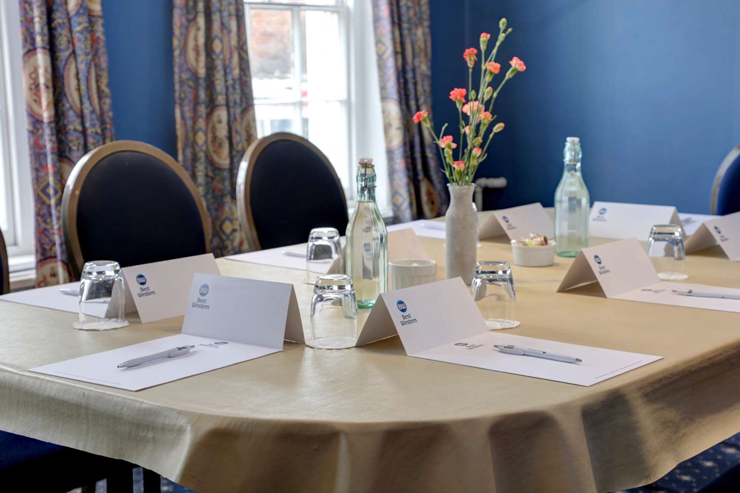 Uno Rose & Crown Hotel Tonbridge 33/35