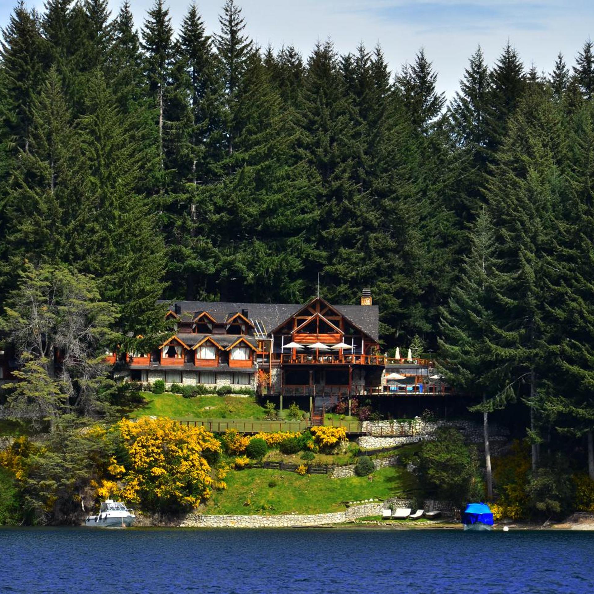 Dos Bahias Lake Resort 36/48