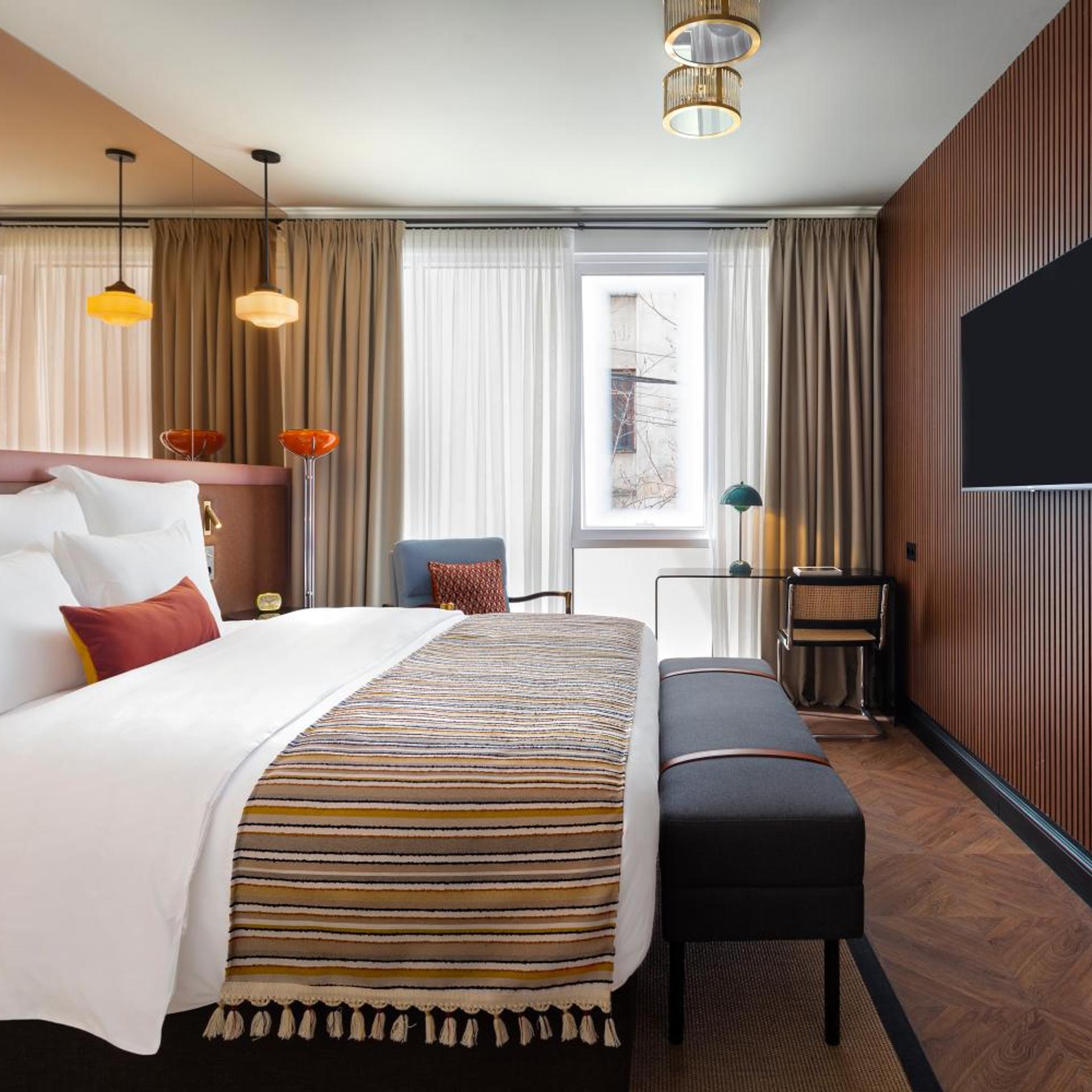 Junior Suite, Sofa