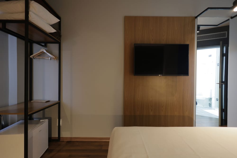 Ibis Salvador Rio Vermelho 63/73