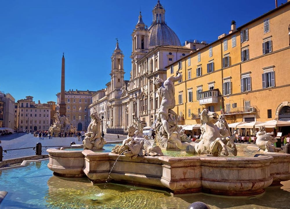 NAVONA SUITES 44/52