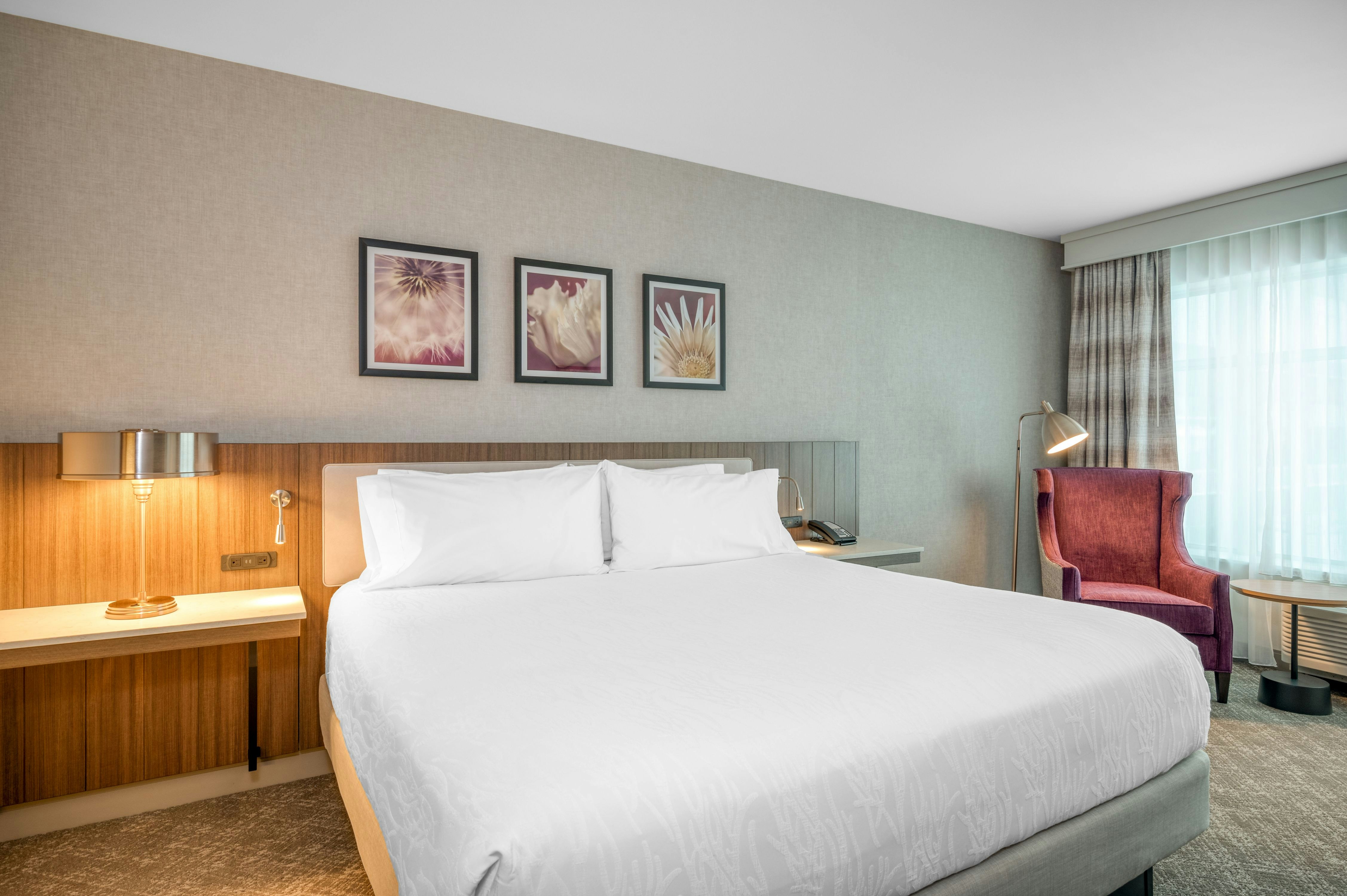 ROOM, KING BED