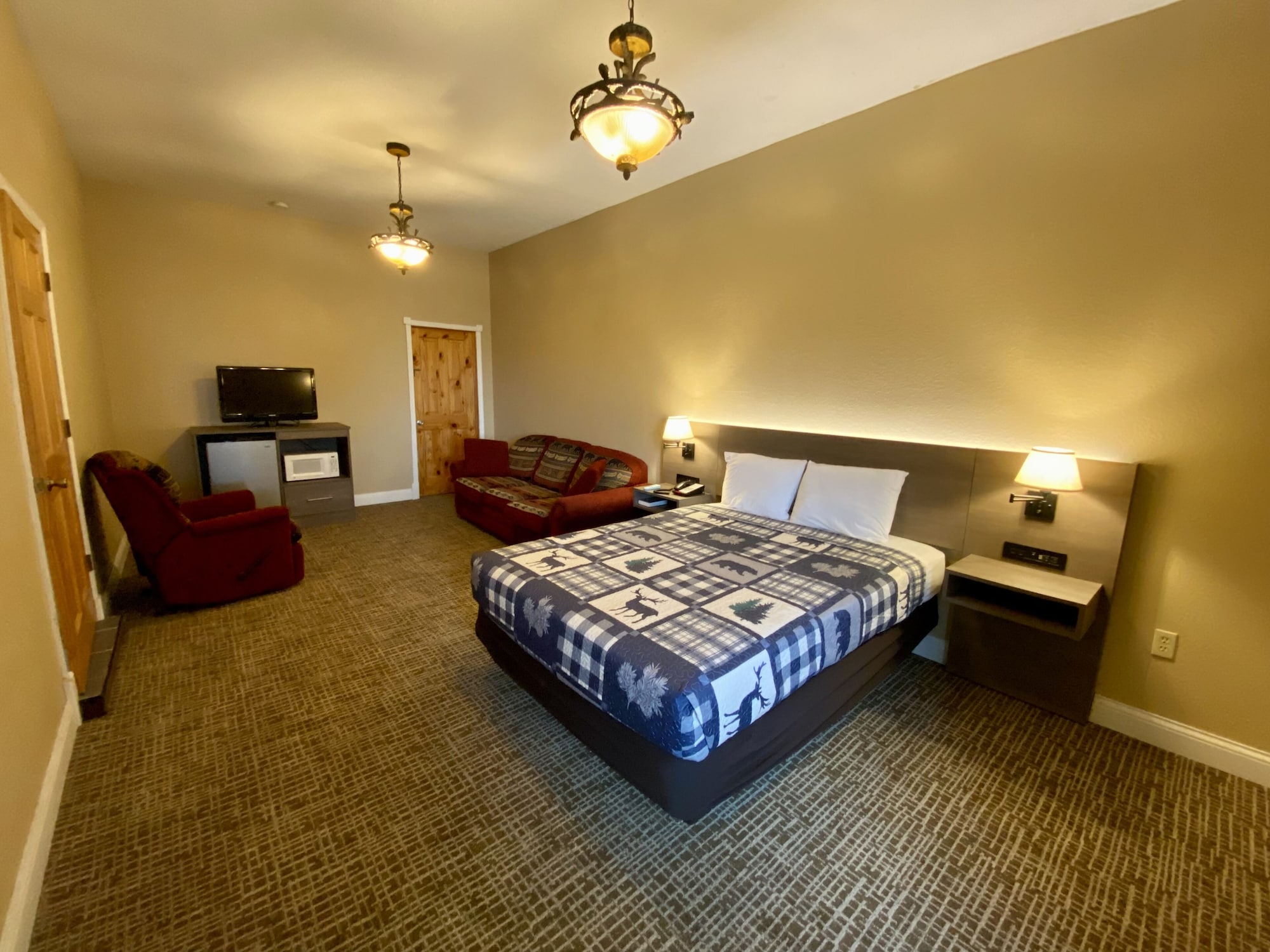 ROOM, SINGLE, QUEEN BED, SOFA