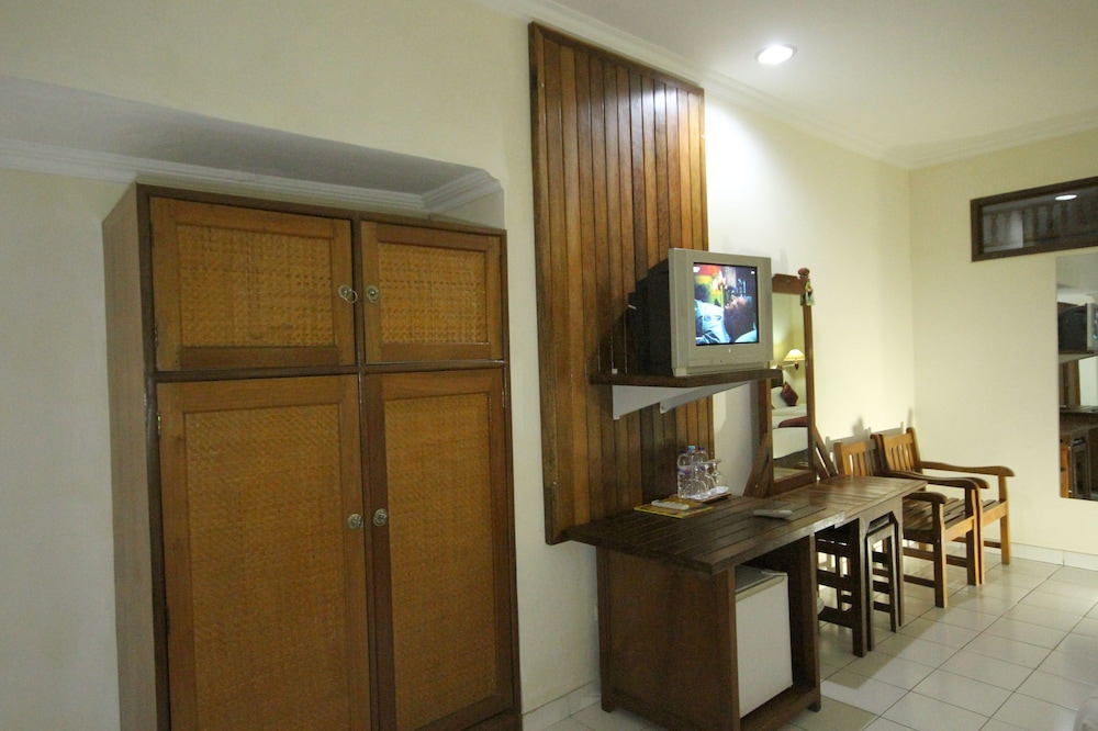 Swastika Guest House 33/39