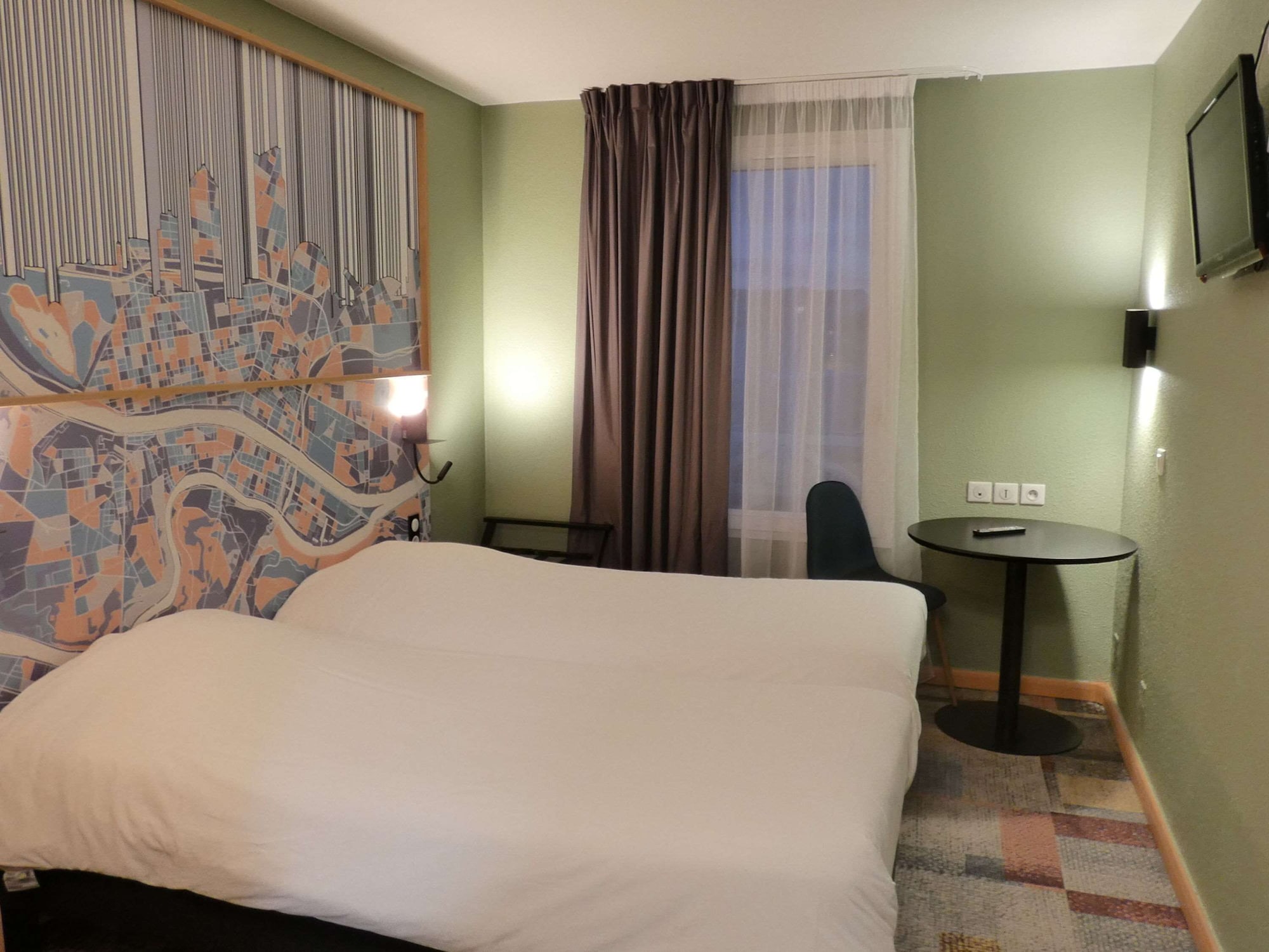 STANDARD, TWIN BEDS