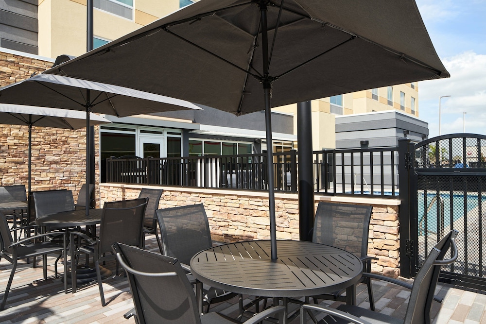 Fairfield Inn and Suites by Marriott Tampa Riverview 32/41