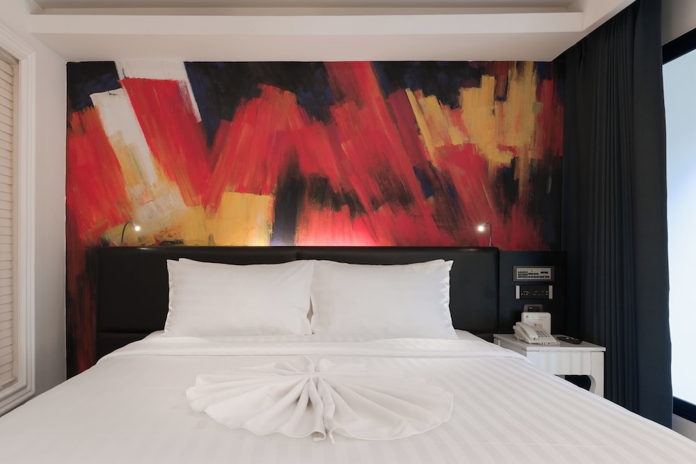 Skye Hotel Bangkok 22/58
