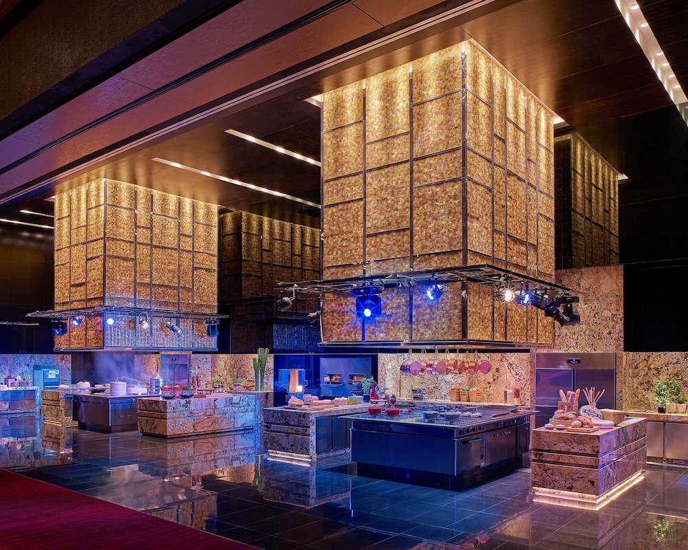 Grand Hyatt Manila 6/72