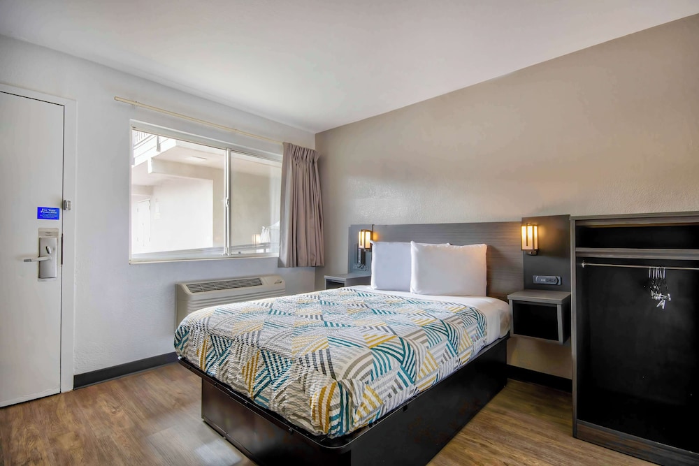 Motel6 Albuquerque, NM - Midtown 28/50