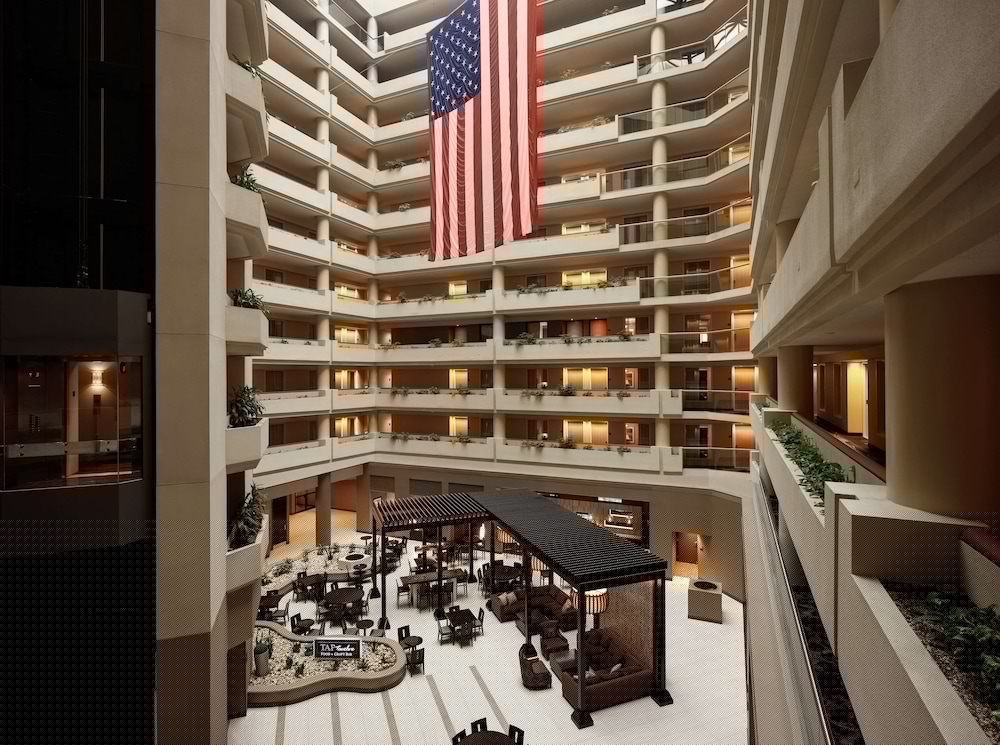 Embassy Suites By Hilton Crystal City National Airport 21/65