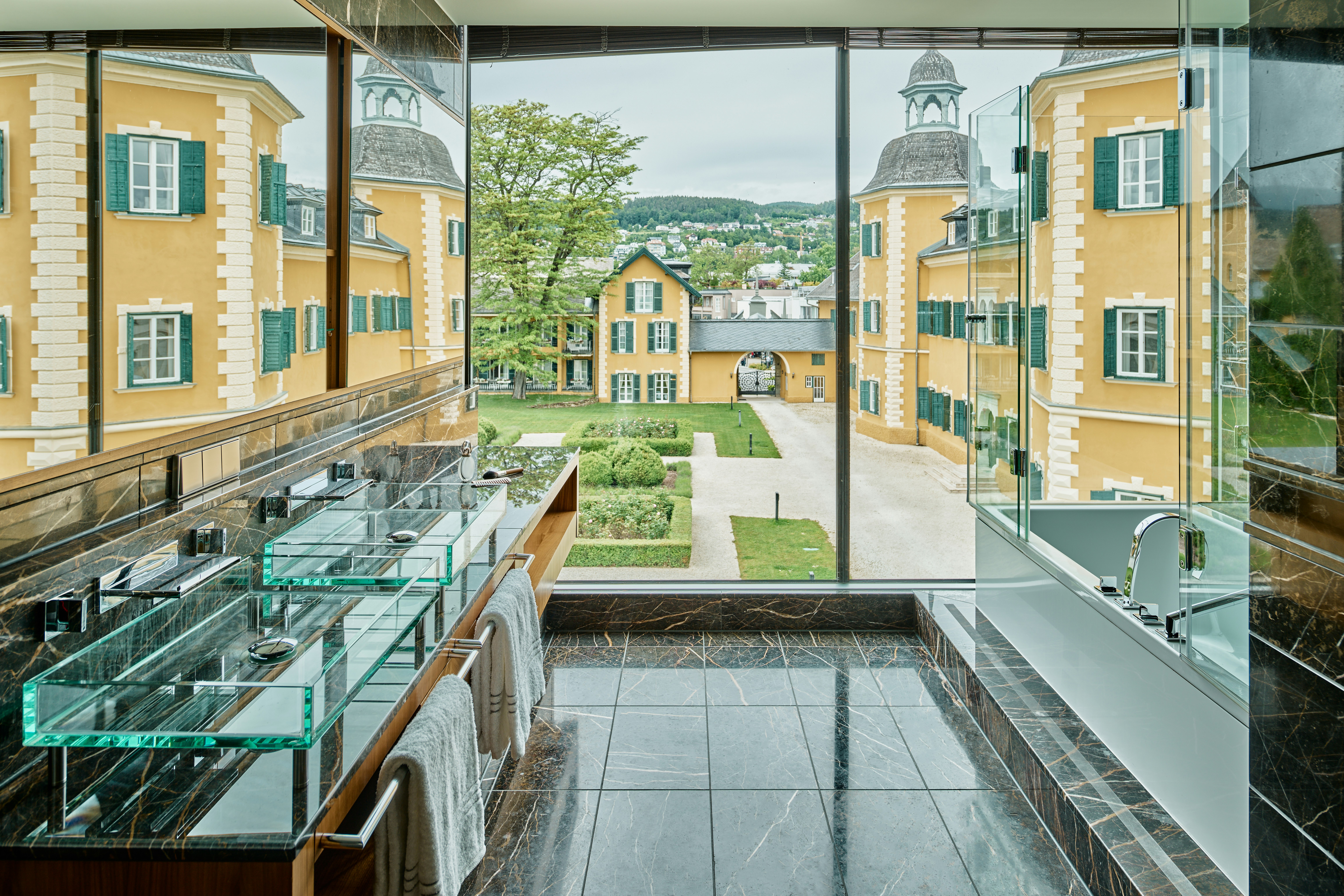 FALKENSTEINER SCHLOSSHOTEL VELDEN 44/83