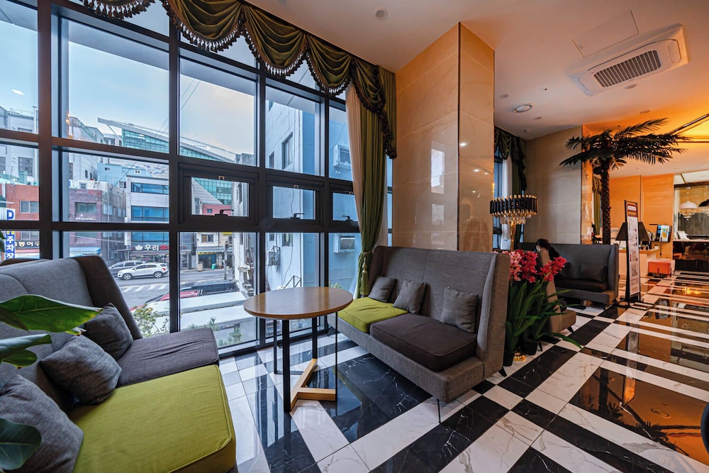 Griffin Bay Hotel 33/50