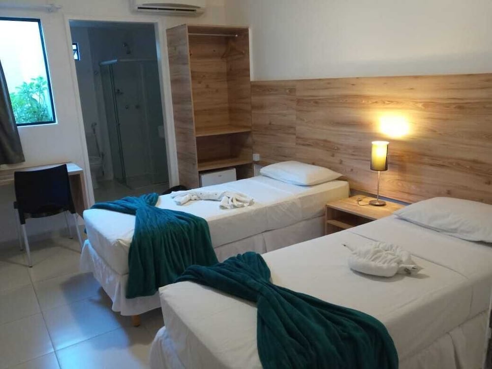 Refugio Hotel 37/63