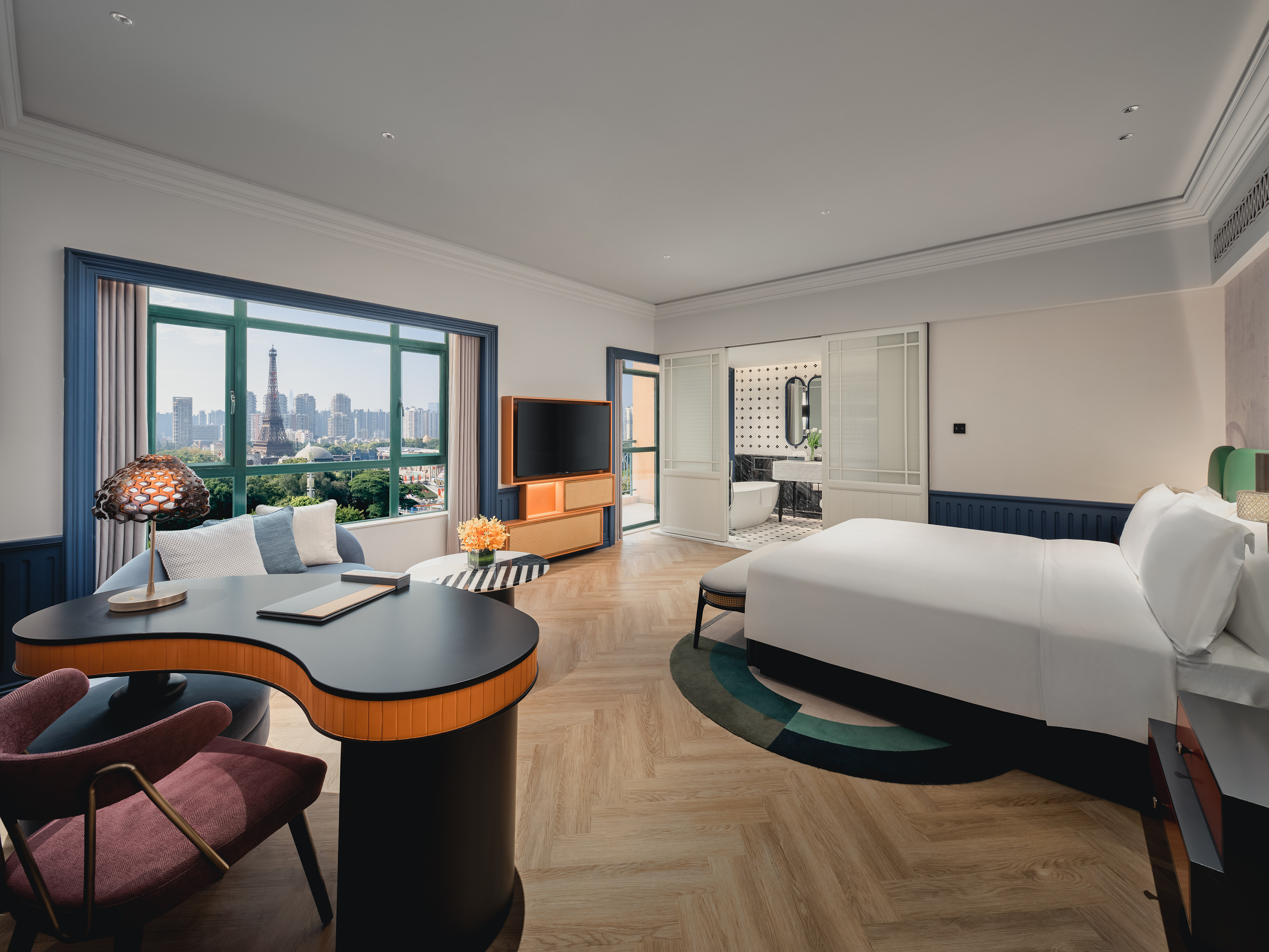 Premium, King Bed, World View