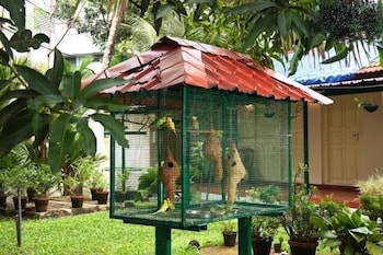 PALM GROVE SERVICE VILLA 7/48