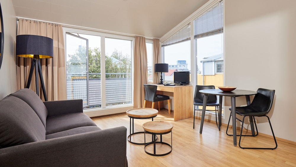 Hotel Fron 35/50