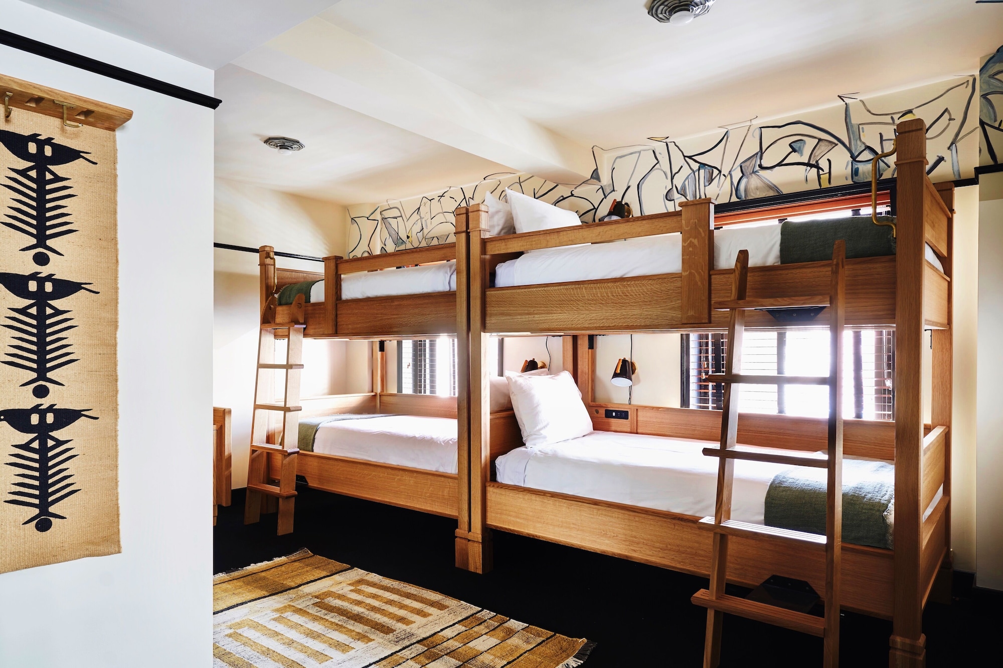 Gallery, Suite, King Bed, 2 Bunk Beds, Freehand New York 4/10
