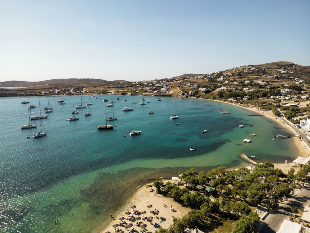 Play Paros, a member of Brown Hotels 58/62