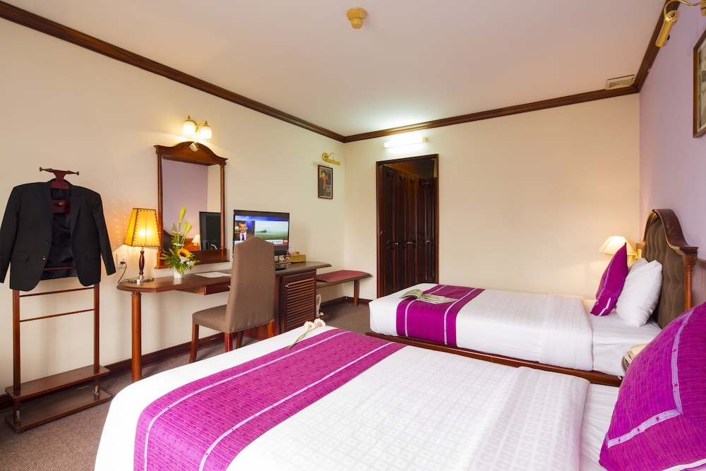 SUPERIOR, TWIN BEDS