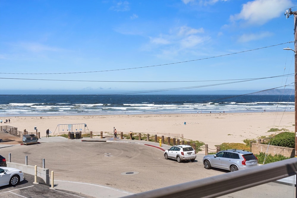 Beach House Inn & Suites 31/50