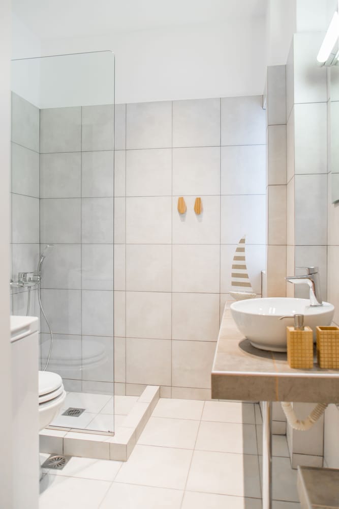 Pinacota Suites Athens 45/50