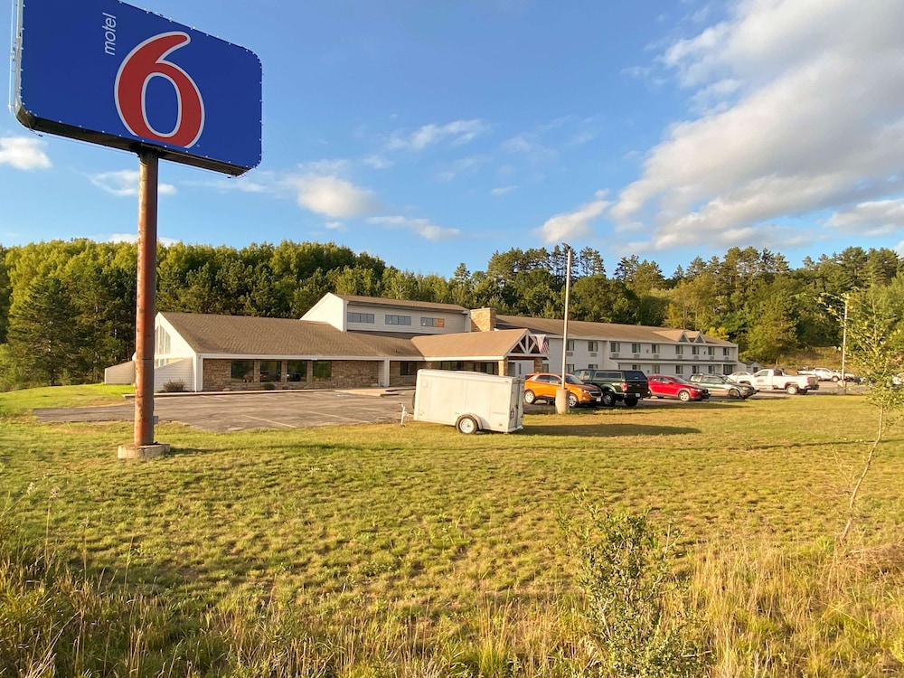 Motel6 Norway, MI 23/28