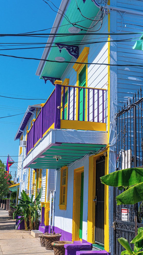 Historic Mardi Gras Inn 8/50