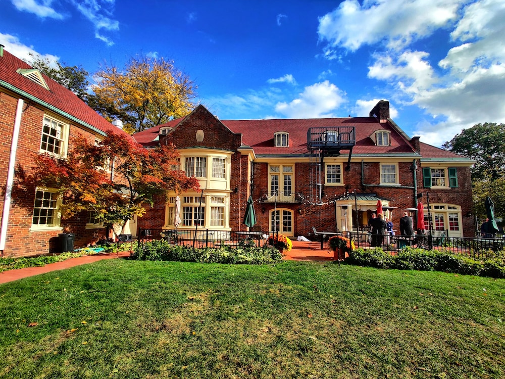 Montague Inn 11/73