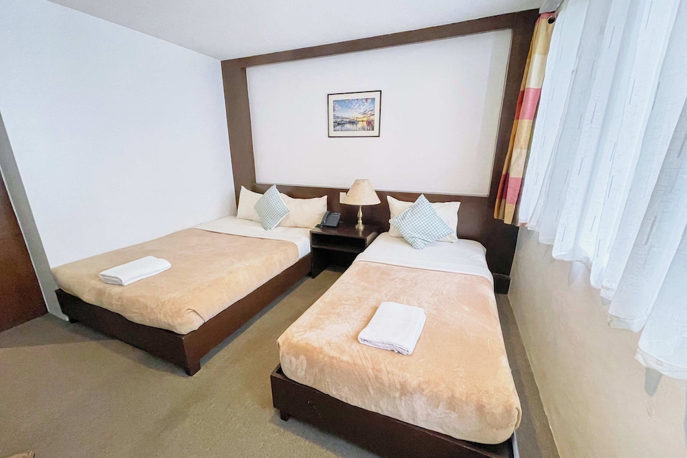 Zen Rooms Makati Amorsolo 26/59