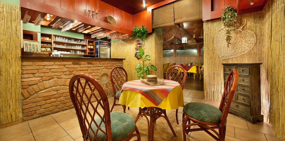 Henrietta Hotel 22/41