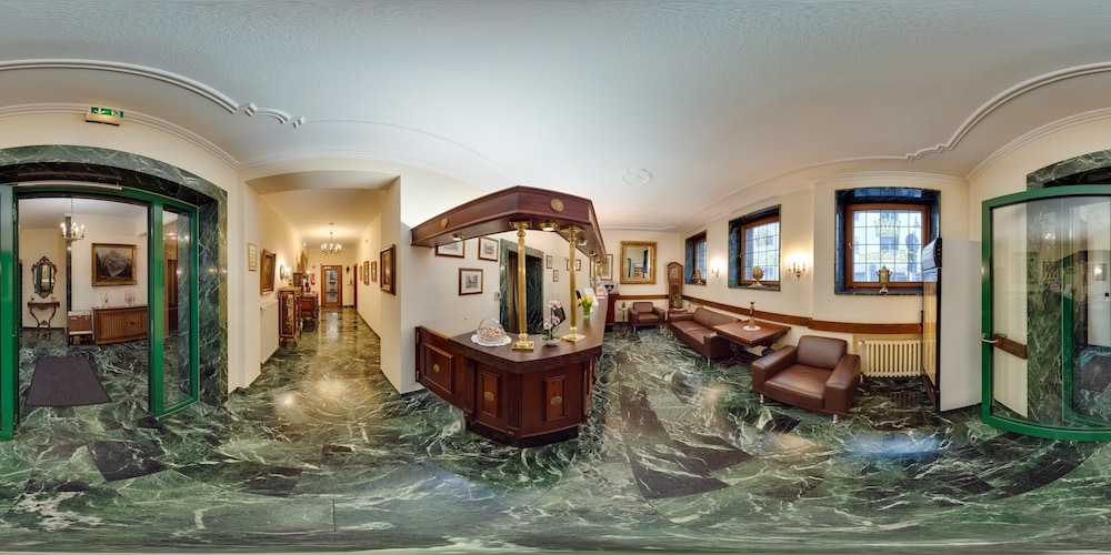 Windsor Hotel 37/49