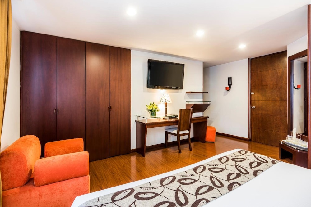 Hotel Platinum Suite 33/49