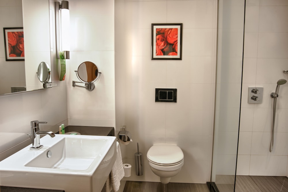 Courtyard By Marriott Budapest City Center Hotel 12/45