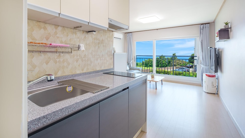 Jeju Inhouse Pension 52/53