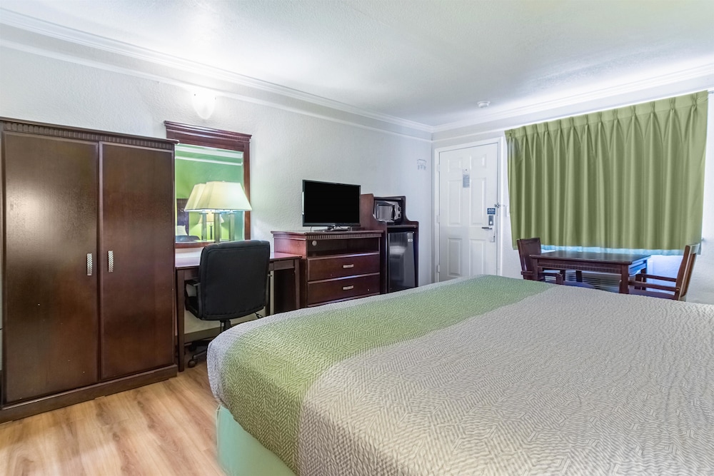 Motel6 Kingsburg, CA 29/47