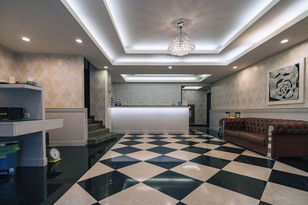 Hotel Puri Ximen Branch 3/65