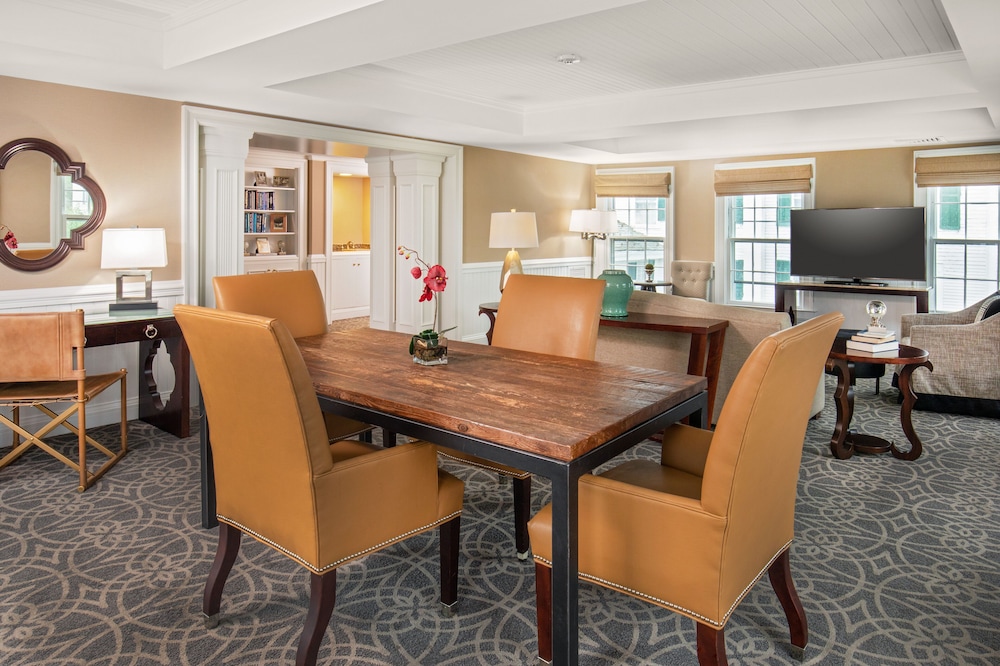 Inns At The Equinox 64/80